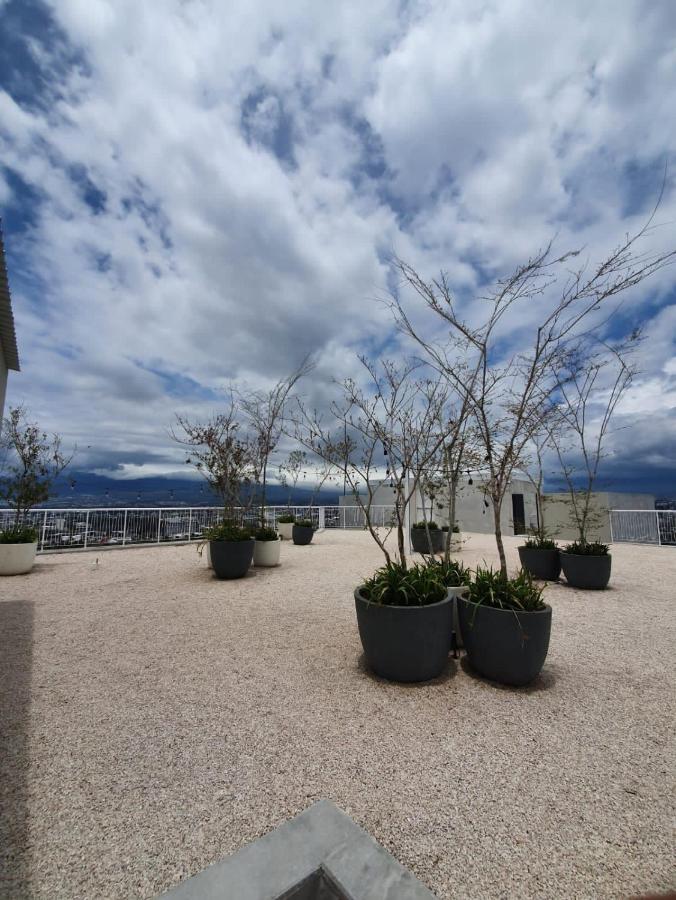 Comodo Y Elegante Apartamento En Fabuloso Condo! San José Kültér fotó